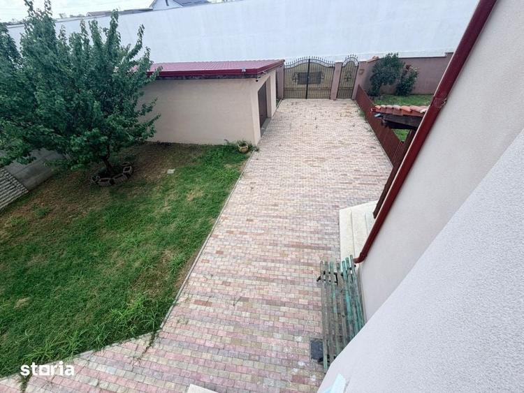 Casă cu 6 camere cu Teren 600 Mp în Bordei