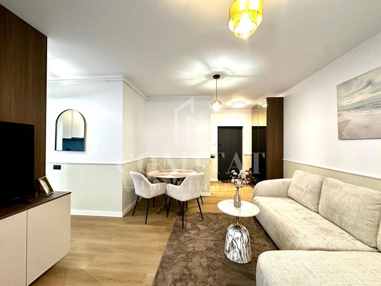Apartament cu 3 camere semidecomandat, mobilat în Florești