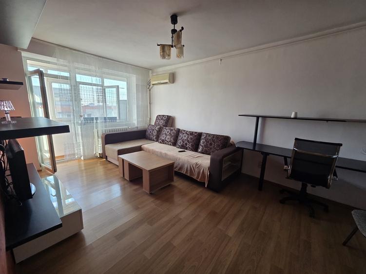 Apartament cu 3 camere decomandat în Doamna Ghica