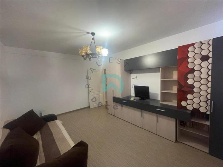 Apartament cu 2 camere decomandat în Centrul Civic