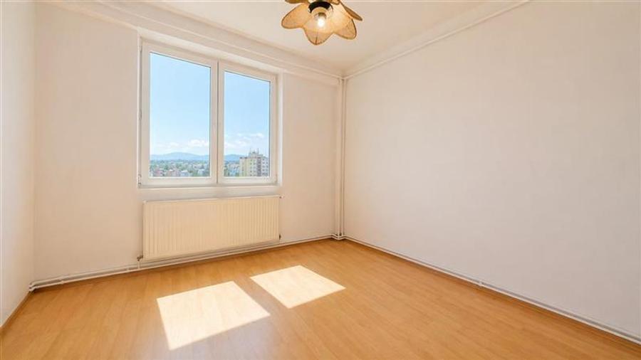 Apartament cu 2 camere semidecomandat în Vlahuță
