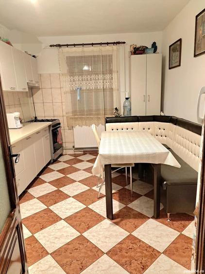 Apartament cu 4 camere decomandat în Exterior Vest
