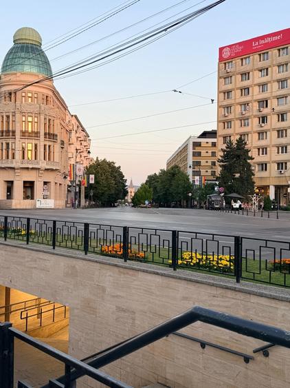 Apartament cu 2 camere nedecomandat, mobilat în Centru Civic