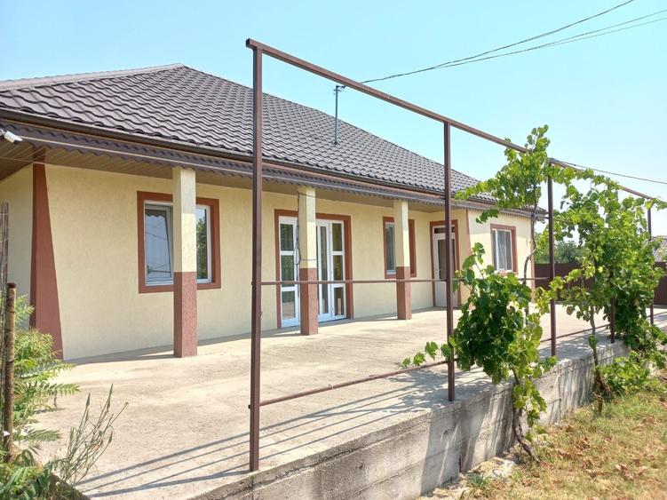 Casă cu 3 camere în Cudalbi