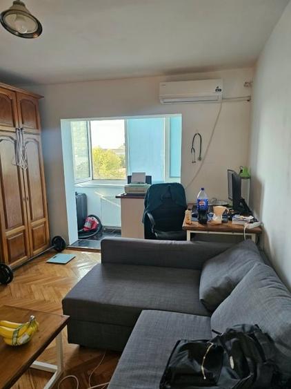 Apartament cu 2 camere semidecomandat, mobilat în Girocului