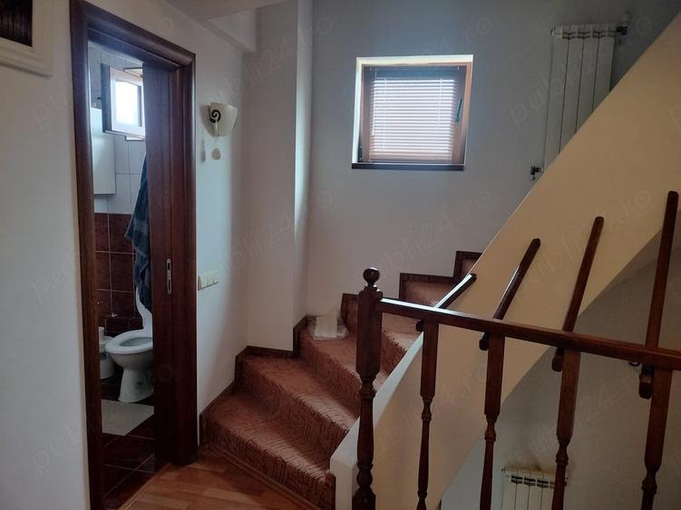 Casă cu 8 camere cu Teren 550 Mp în Pantelimon