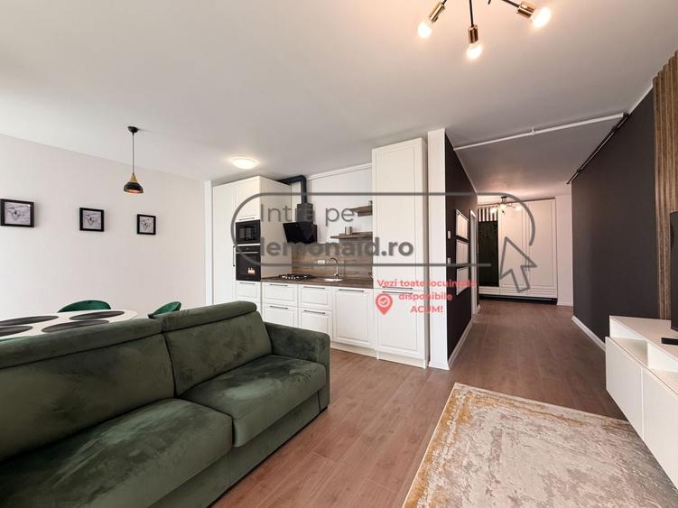 Apartament cu 2 camere semidecomandat, mobilat în Centrul Bancar