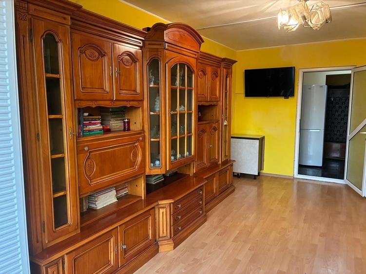 Apartament cu 2 camere semidecomandat în Exterior Vest