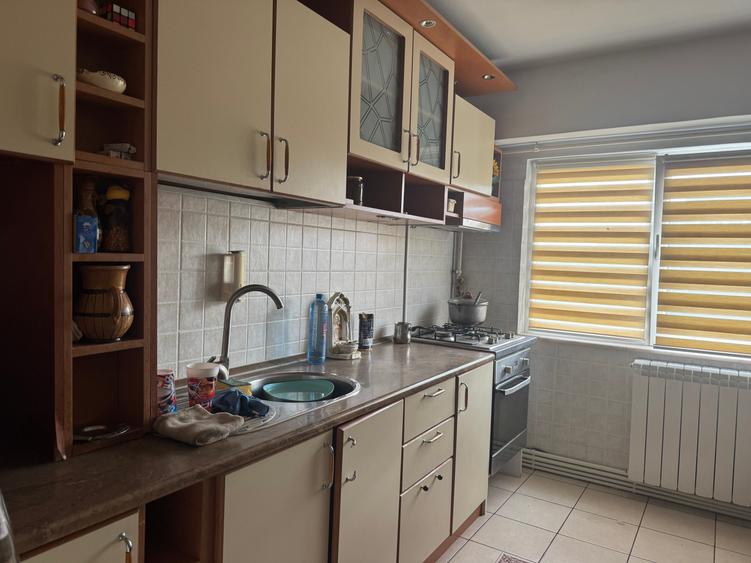 Vând apartament cu trei camere Inel2 - 7