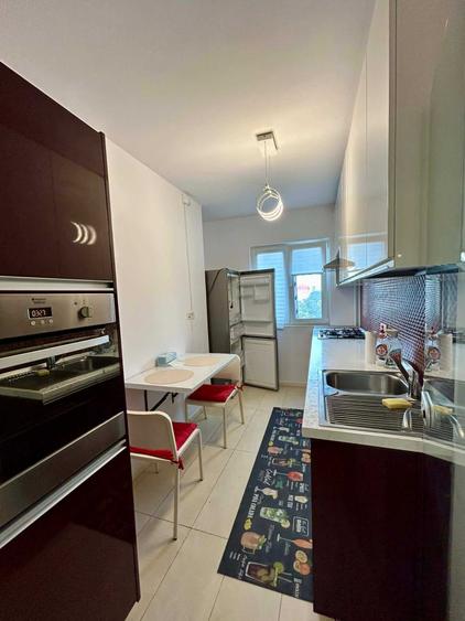 Apartament cu 3 camere decomandat în Dorobanți