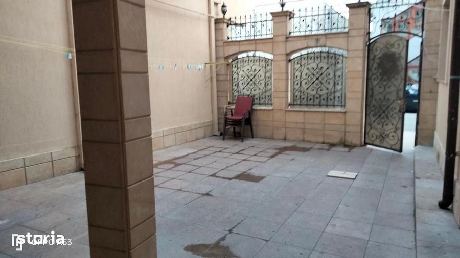 Casă cu 8 camere cu Teren 200 Mp în Tomis II