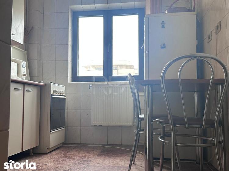 Apartament cu 3 camere decomandat în Tineretului