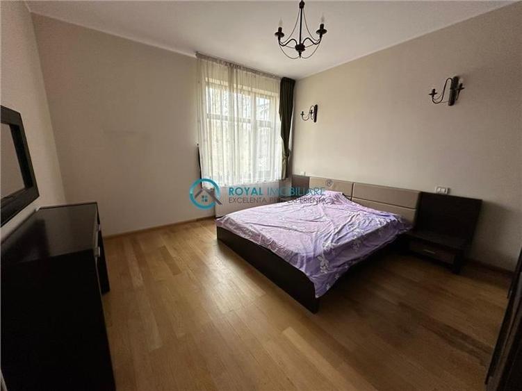 Casă individuală cu 6 camere cu Canalizare în Albert
