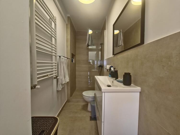 Casă individuală cu 3 camere cu Canalizare în Trocadero