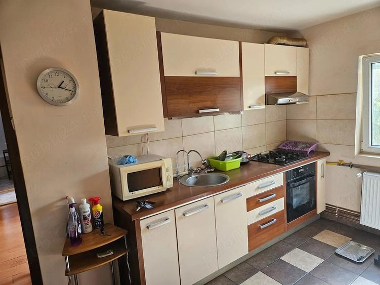 Apartament cu 2 camere semidecomandat în Soarelui