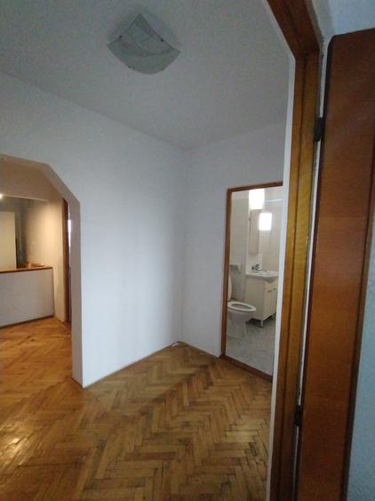 Apartament cu 3 camere decomandat în Tomis III