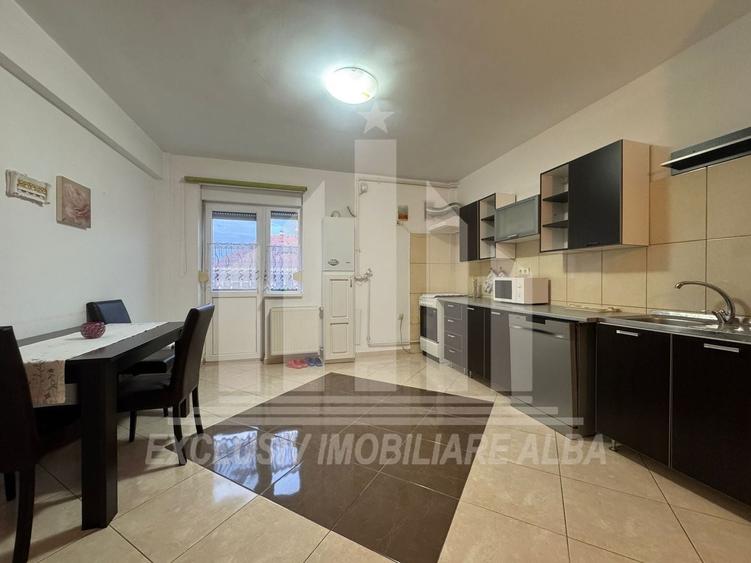 Apartament cu 2 camere semidecomandat, mobilat în Central