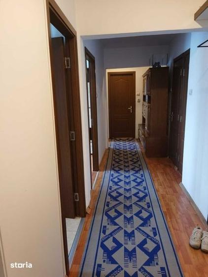 Apartament cu 3 camere decomandat în Între Lacuri