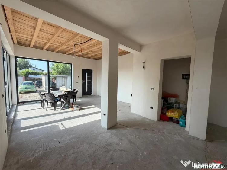Casă cu 4 camere cu Teren 250 Mp în Vânători