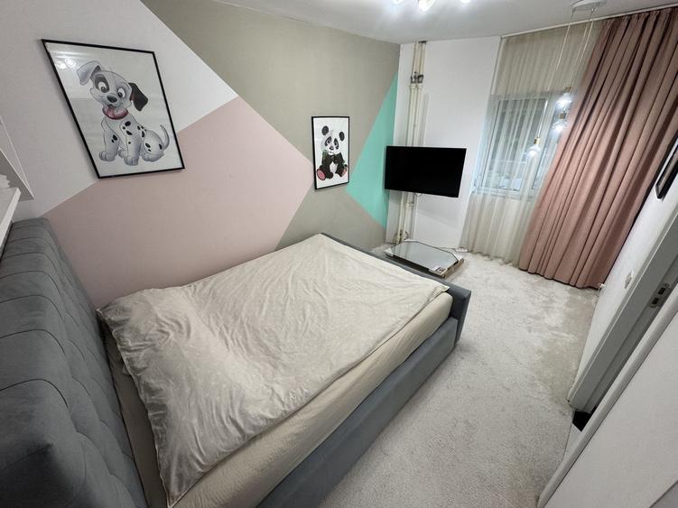 Apartament cu 3 camere decomandat, mobilat în Faleza Nord