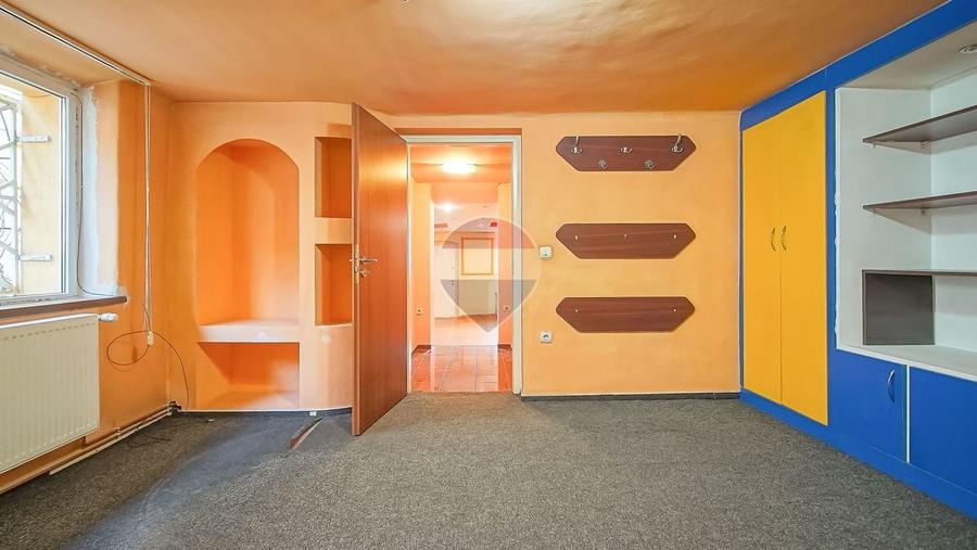 Apartament cu 2 camere semidecomandat în Centrul Civic