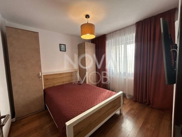 Apartament cu 3 camere semidecomandat în Turnișor