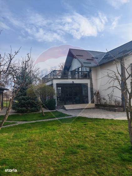 Casă cu 4 camere cu Teren 1241 Mp în Ultracentral