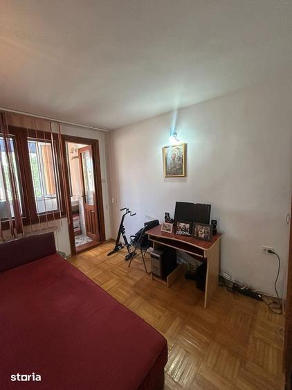 Apartament cu 3 camere decomandat în Sud