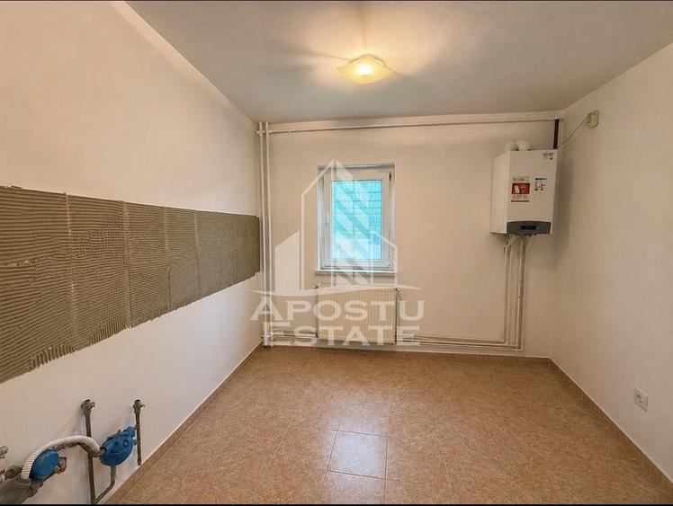 Apartament cu 2 camere semidecomandat în Aradului