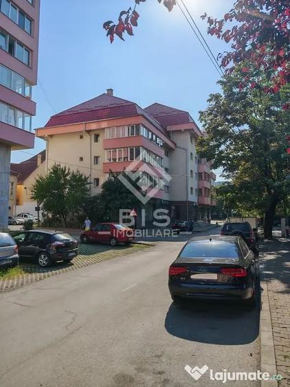 Apartament cu 4 camere decomandat în Central