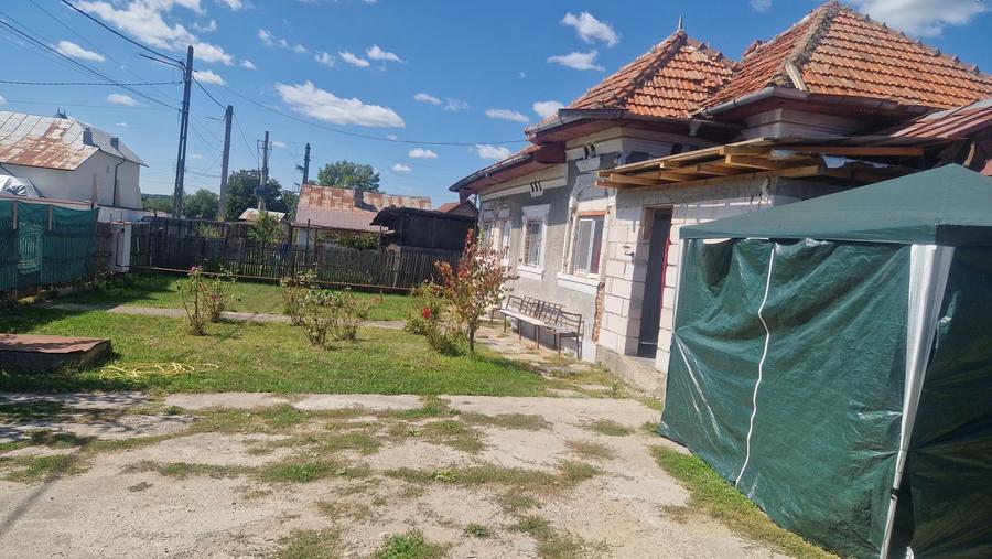 Casă cu 3 camere în Dragomirești