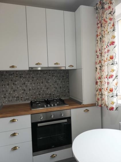 Apartament cu 2 camere semidecomandat în Runcu