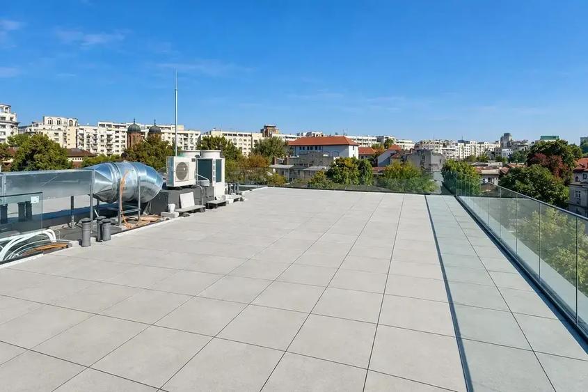 Apartament cu 4 camere decomandat în Unirii