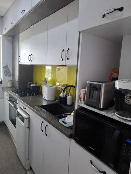 Apartament cu 3 camere decomandat, mobilat în Apărătorii Patriei