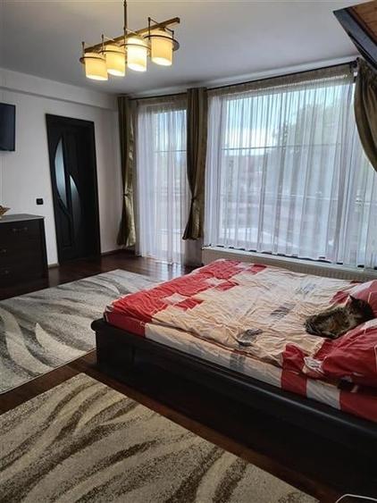 Casă individuală cu 5 camere cu Canalizare în Florilor