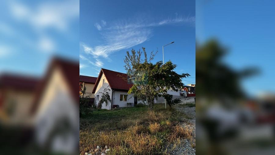 Casă cu 4 camere cu Canalizare în Iris