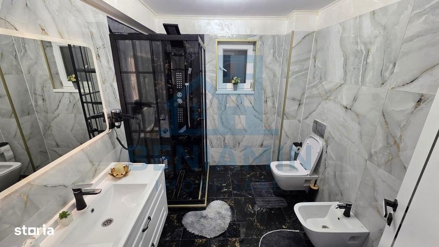 Casă cu 5 camere cu Teren 334 Mp în Central