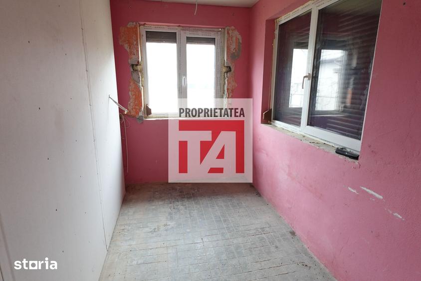 Casă cu 3 camere cu Teren 1733 Mp în Valea Chioarului
