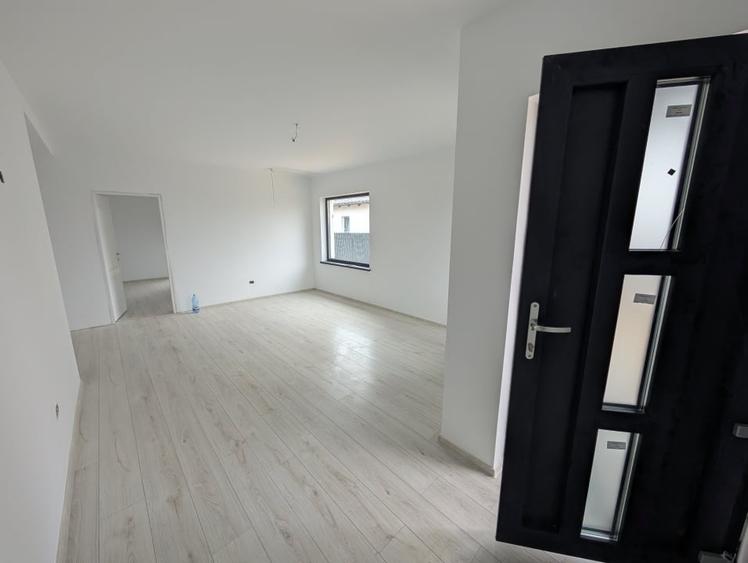 Casă individuală cu 3 camere cu Teren 400 Mp în Nord