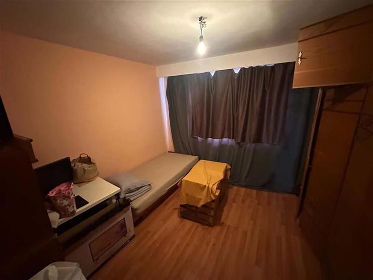 Apartament cu 3 camere decomandat în Bucovina