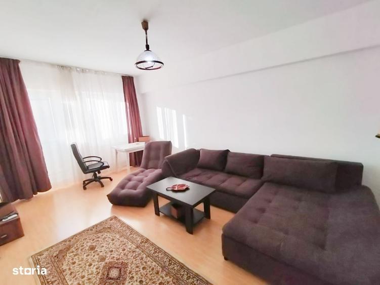 Apartament cu 3 camere decomandat în Calea București