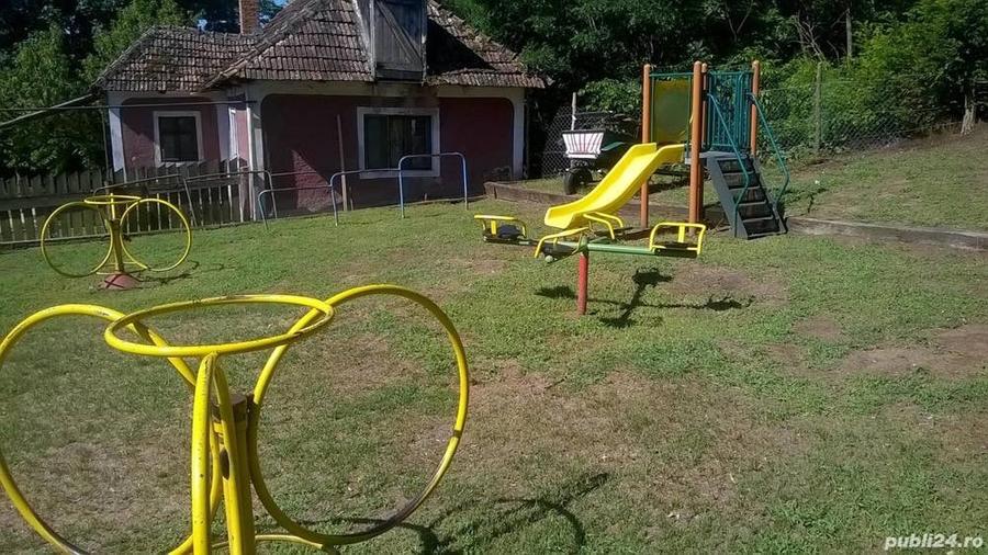 Casă cu Teren 6500 Mp în Șimian