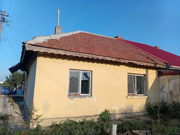 Casă cu Teren 2313 Mp în Cobadin