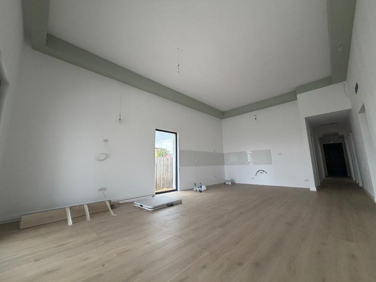 Casă individuală cu 4 camere cu Teren 415 Mp în Bălăceanca