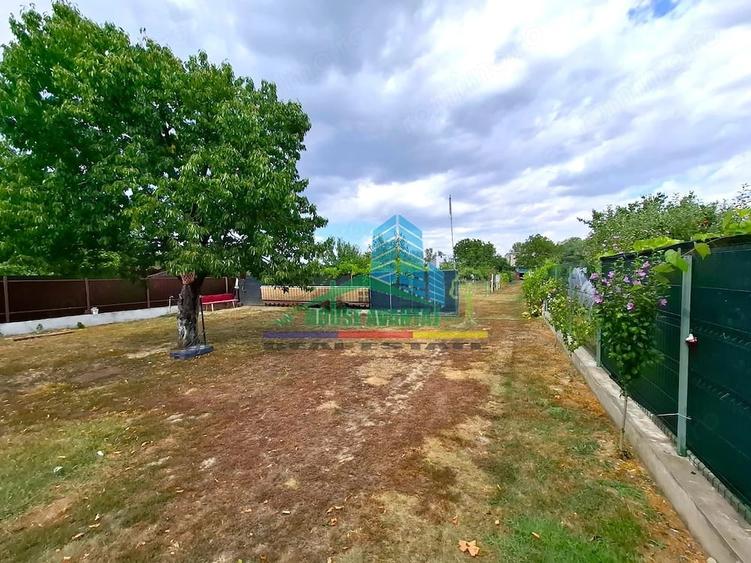 Casă cu 4 camere cu Teren 2428 Mp în Vest