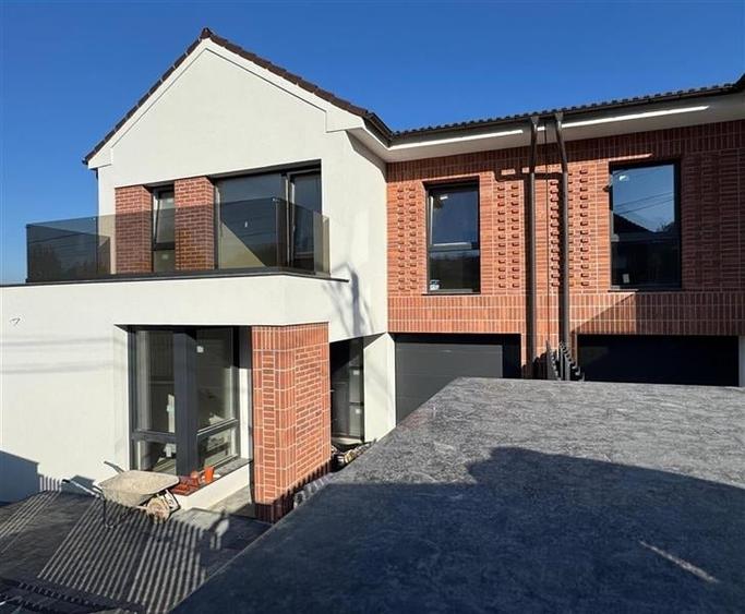 Duplex cu 5 camere cu Teren 612 Mp în Borhanci