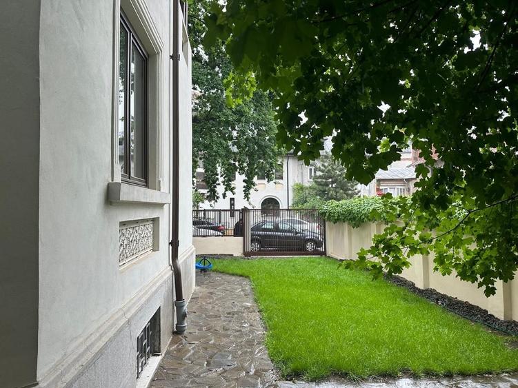 Casă individuală cu 6 camere cu Canalizare în Kiseleff