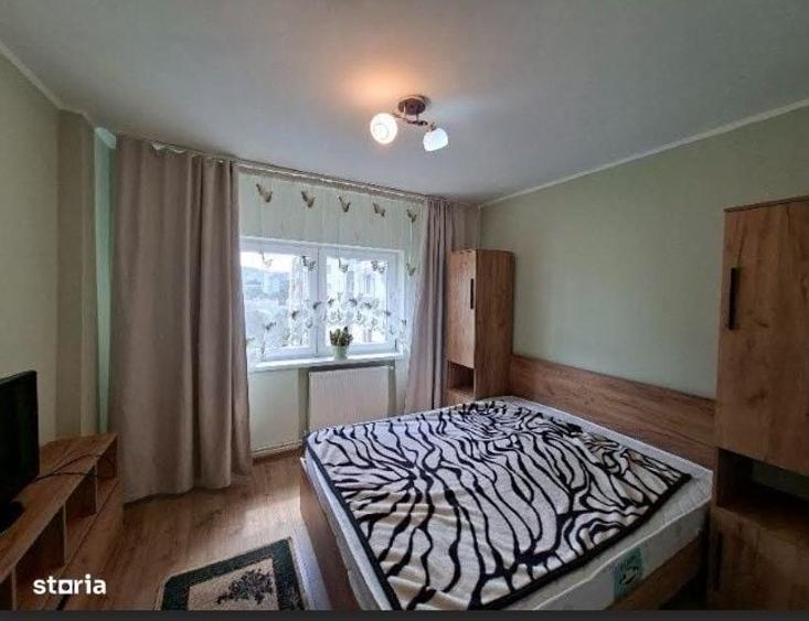 Apartament cu 3 camere decomandat în Florești