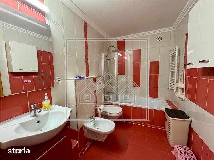 De inchiriat apartament 3 camere, 2 bai, 72 mp utili, etaj intermediar - 6