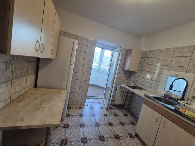 Apartament cu 2 camere decomandat în 1 Mai